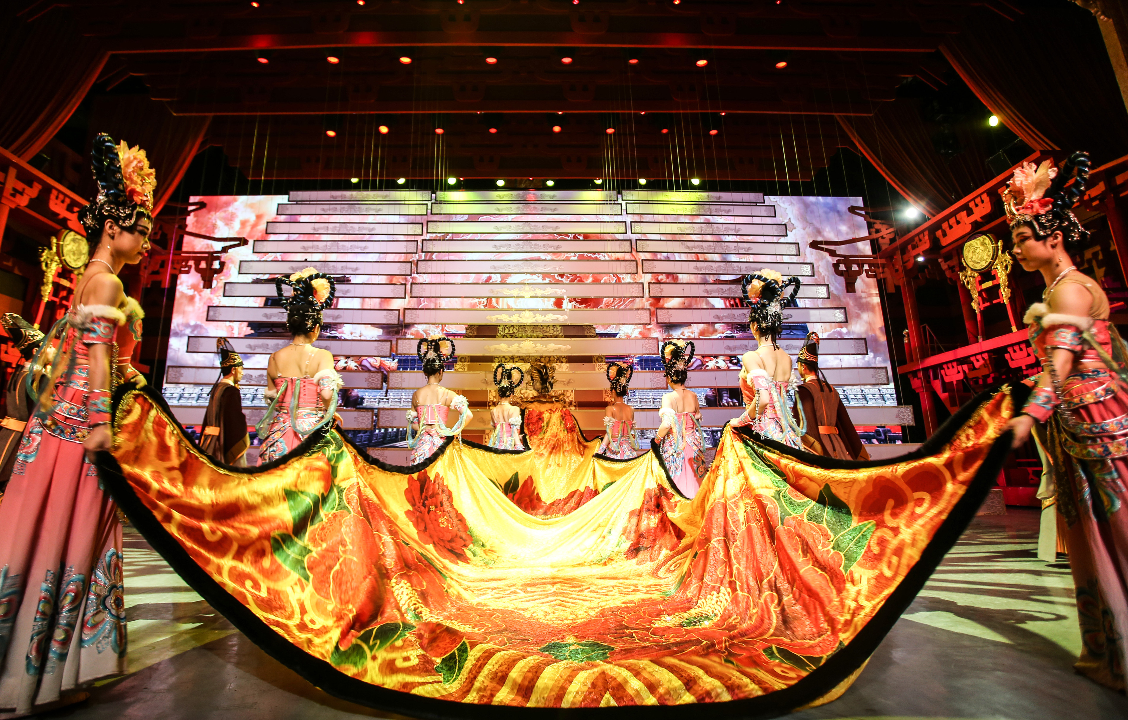 喜迎雙節(jié)丨唐樂宮驚喜不斷，“餅”承心意，以禮相待