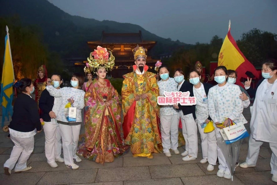 “向我們身邊的‘南丁格爾’致敬”《長(zhǎng)恨歌》專場(chǎng)演出公益活動(dòng)(圖1)